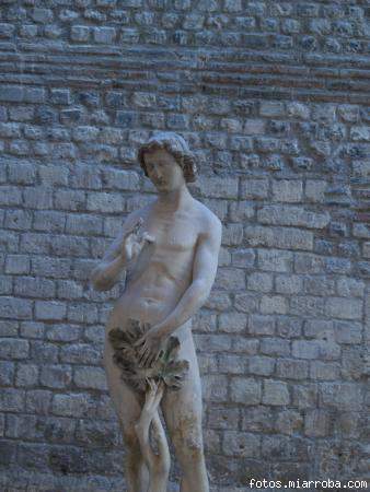 Adam , vestigios de la invasion romana en Francia