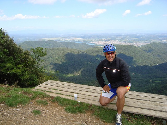 017_Rocacorba_Xavi amb Banyoles al fons