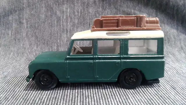 Land Rover Safari MATCHBOX Nro. 12 (1)