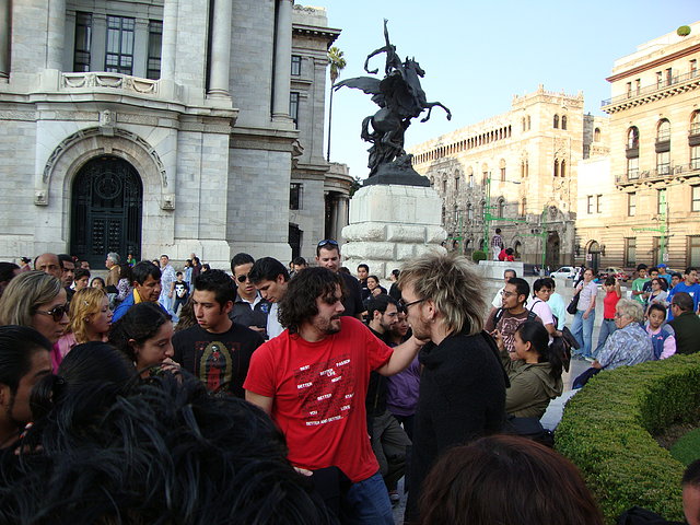 Frente a Bellas Artes