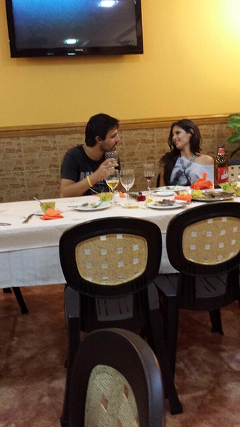 Hugo en cena antes del bolo 6 Hugo en cena antes del bolo 6
