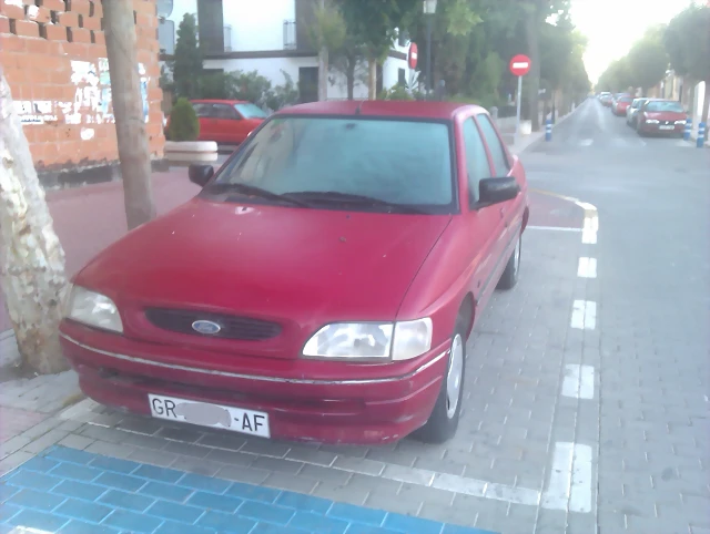 Ford escort (2) Ford escort (2)