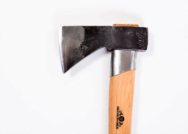 425-outdoor-axe_4-2-1440x1025 425-outdoor-axe_4-2-1440x1025