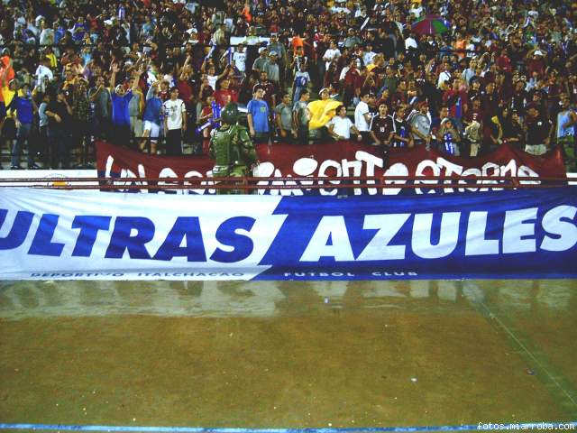 ultras azules presentes