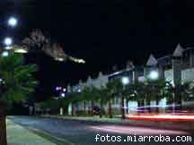 Vista nocturna de la Avda La Paz