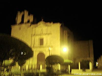 San Luis Obispo de noche