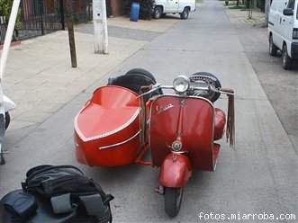 Preciosa Vespa con Side Car, que llegara a Curic.