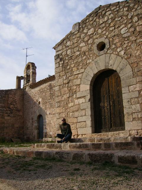 Martin en la puerta de la Hermita