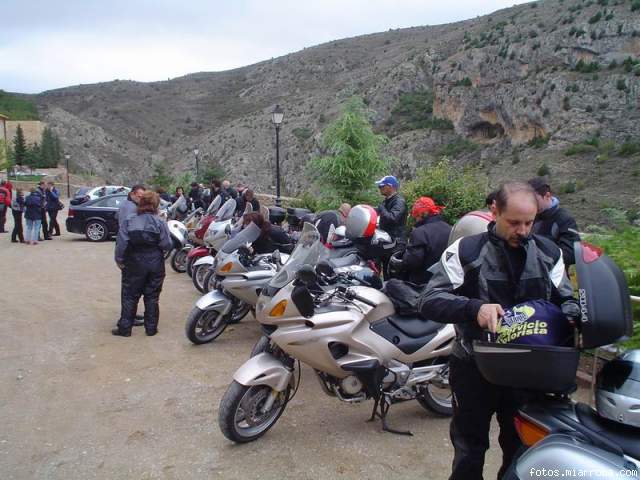 Aparcando en Albarracin Aparcando en Albarracin