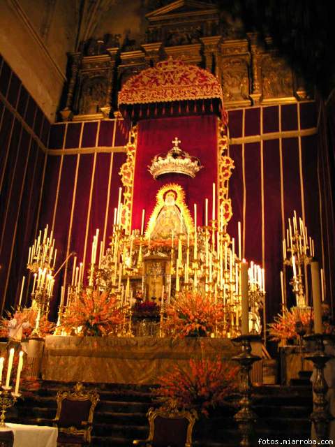 Altar de insignias de San Blas Altar de insignias de San Blas