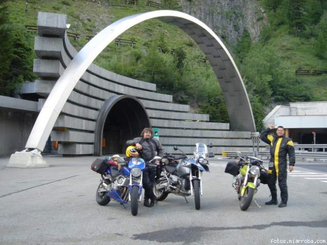 salida del tunel del montblanc...por fin ITALIA salida del tunel del montblanc...por fin ITALIA