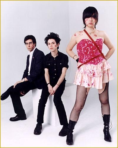 Yeah yeah yeahs pintalabios