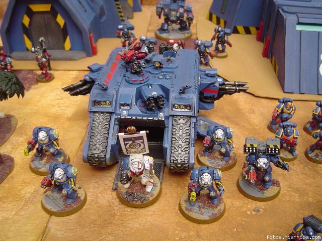 Land Raider con exterminadores