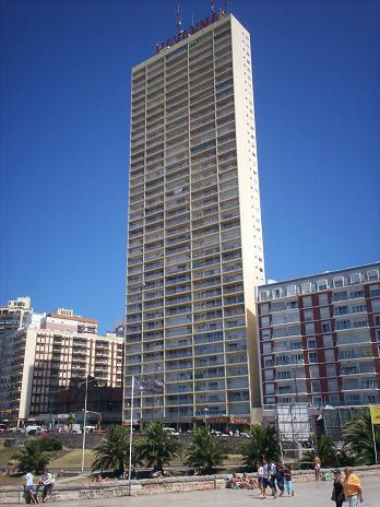 Edificio Habana verano 2007