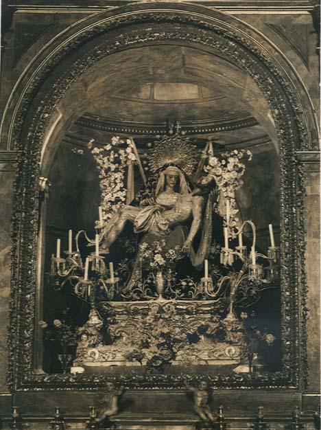 Foto en el altar de San Agustn