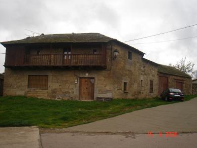 Casa de Muelas, fachada exterior