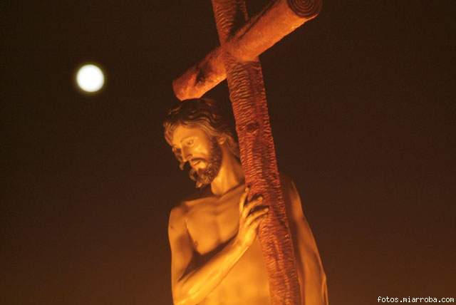 El Cristo y la Luna