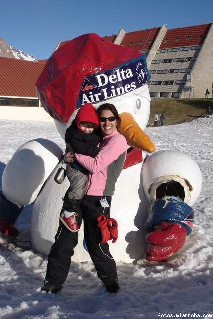 con mm y mueco nieve