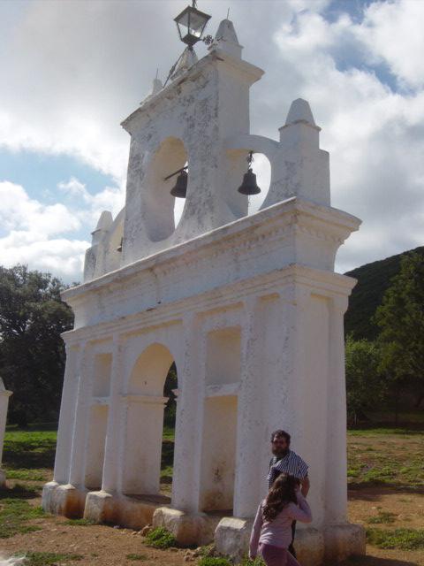 Campanas de llamada a los Romeros Campanas de llamada a los Romeros