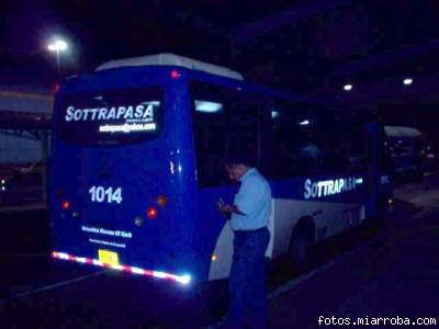 buses azules en albrook