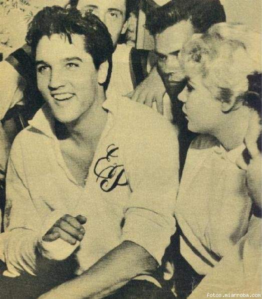 ELvis y fans