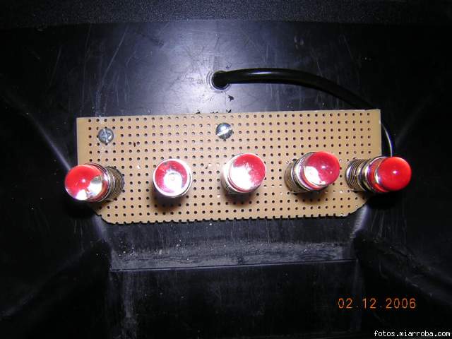 Montaje luz freno baul 5 Montaje luz freno baul 5