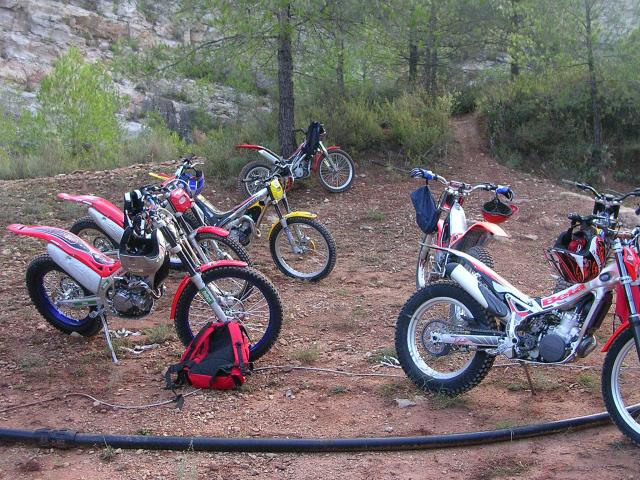 MOTOS