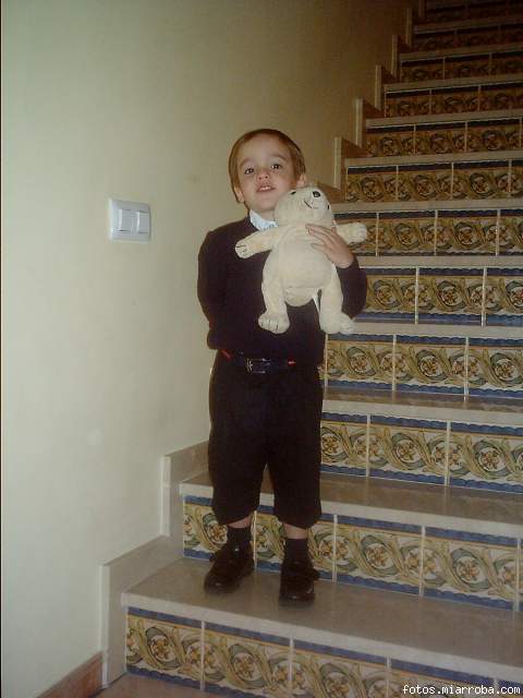 Santi con el uniforme de gala