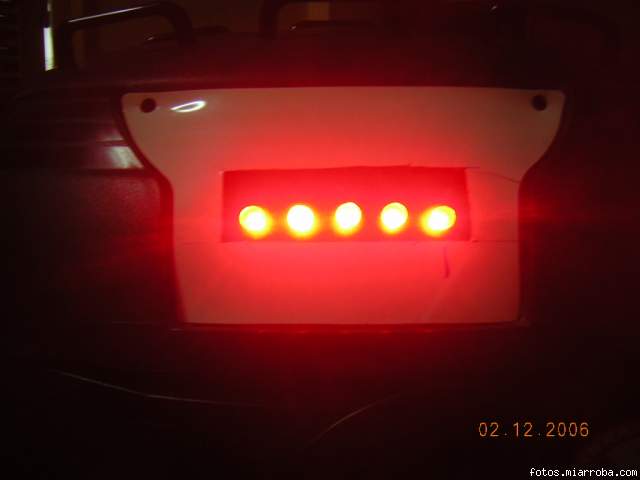 Montaje luz freno baul 7 Montaje luz freno baul 7