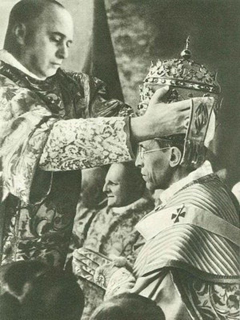 Coronación Pío XII - Tiara - Fanón - Quirotecas