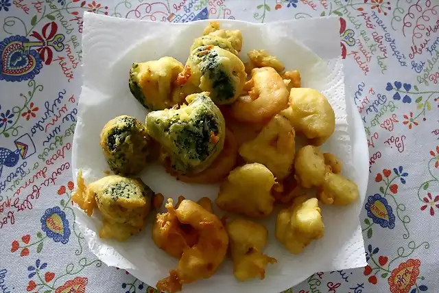 Pavias de brecl, coliflor y langostinos