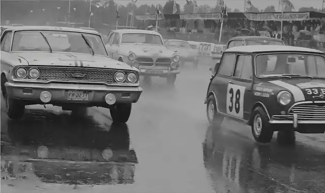 Ford Galaxie & Mini Cooper - TdF'63 - Reims