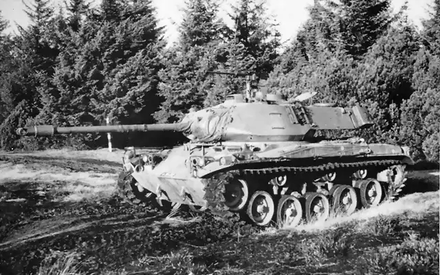 M41 Walker Bulldog_l