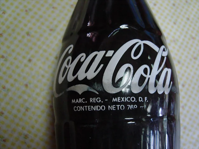 botella-de-coleccion-de-coca-cola-familiar-769-ml-2671-MLM2646083224_042012-F botella-de-coleccion-de-coca-cola-familiar-769-ml-2671-MLM2646083224_042012-F
