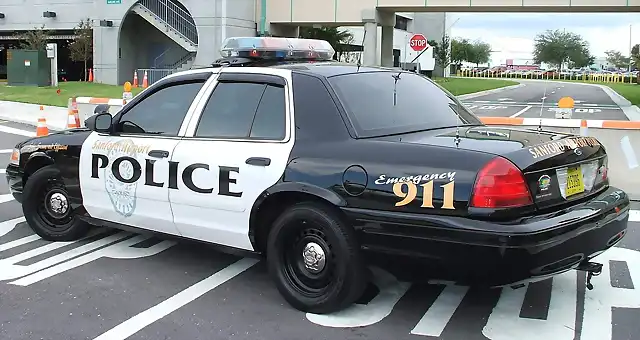 filesanford-airport-police-fl-usa-ford-crown-victoria-police-interceptor_3e69a