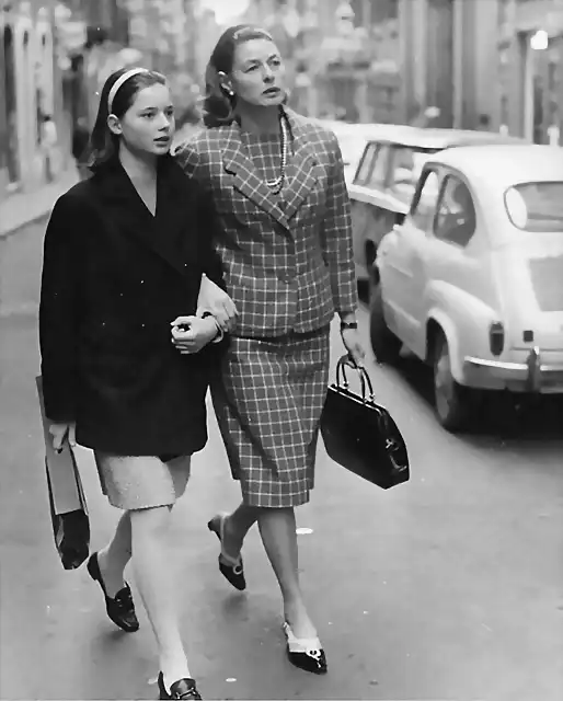 zFamosos Ingrid Bergman e Isabella Rossellini (su hija) en Roma 1962  carlos850