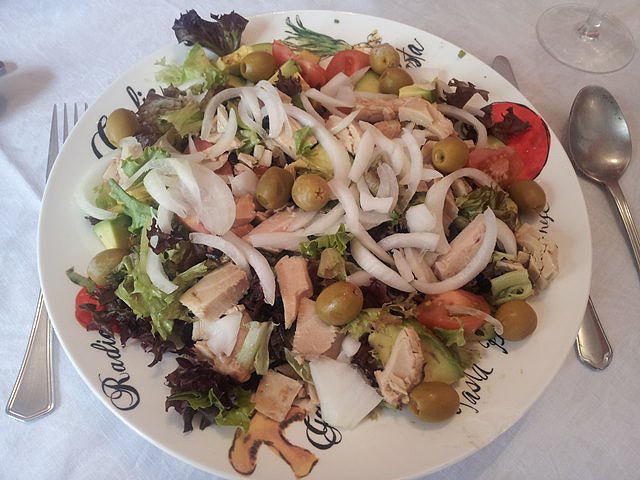 Ensalada de bonito