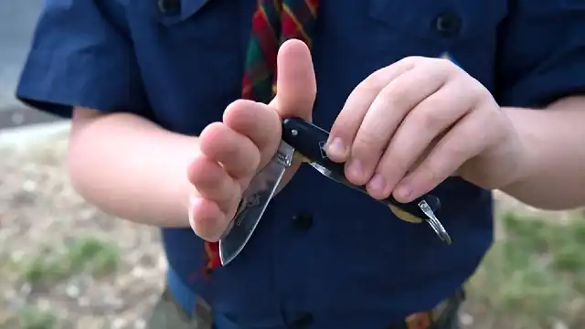 Cub-Scout-folding-pocket-knife