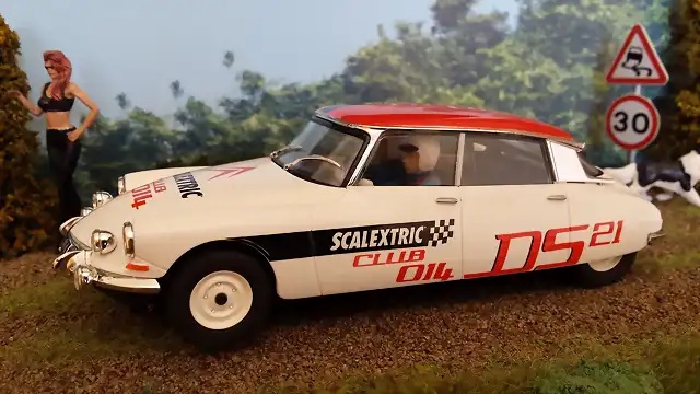 CITROEN DS 21 2014 CLUB SCALEXTRIC (2)