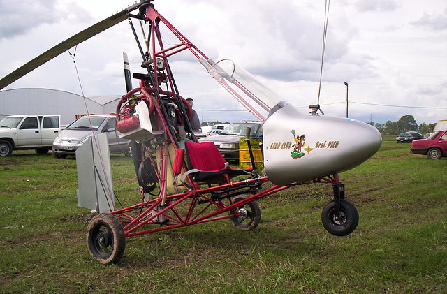 Autogiro Hector Bossi