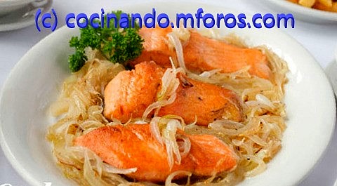 Salmon encebollado