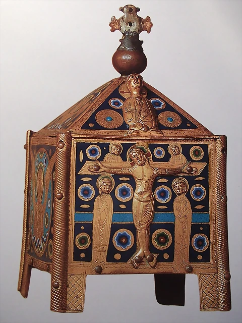 arqueta eucaristica, 1220-1230, Limoges. Santa Maria la Real de Fitero, Navarra arqueta eucaristica, 1220-1230, Limoges. Santa Maria la Real de Fitero, Navarra