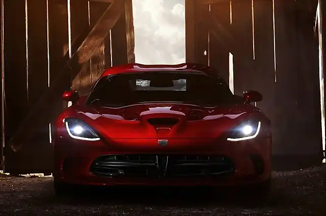 SRT-Viper-2013-650-01