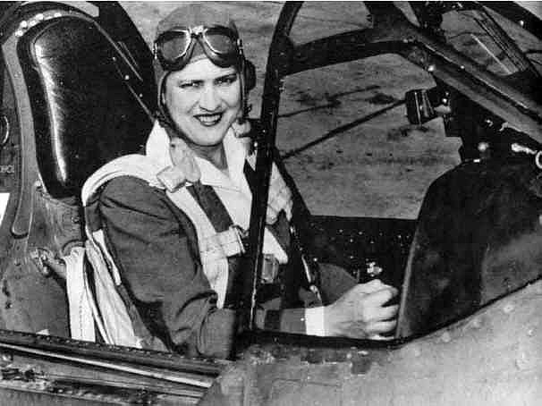 Jacqueline_Cochran_in_P-40