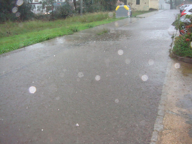 Calle inundada en Bella Vista-Riotinto-Fot.J.Ch.Q.-08.12.10.jpg (2)