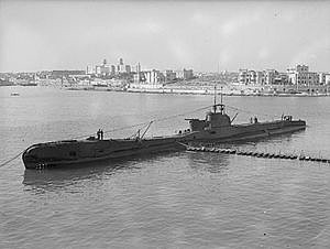 Submarino HMS Taku en el puerto de Malta