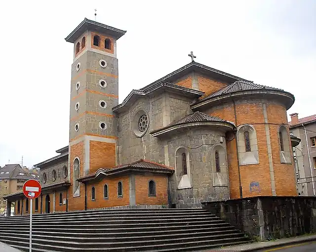 755px-Sotrondio_(San_Mart?n_del_Rey_Aurelio)_-_Iglesia_de_San_Mart?n_de_Tours_6