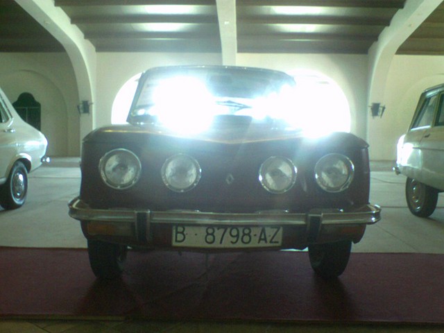 RENAULT 8