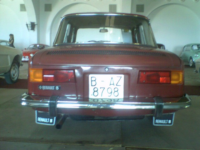 RENAULT 8.