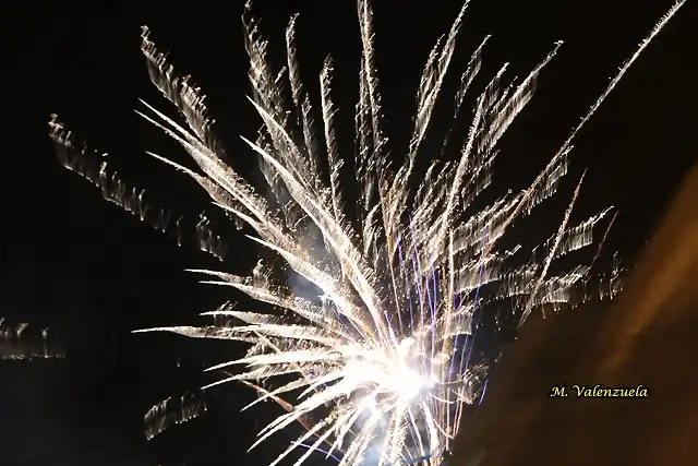 32, fuegos artificiales, marca2